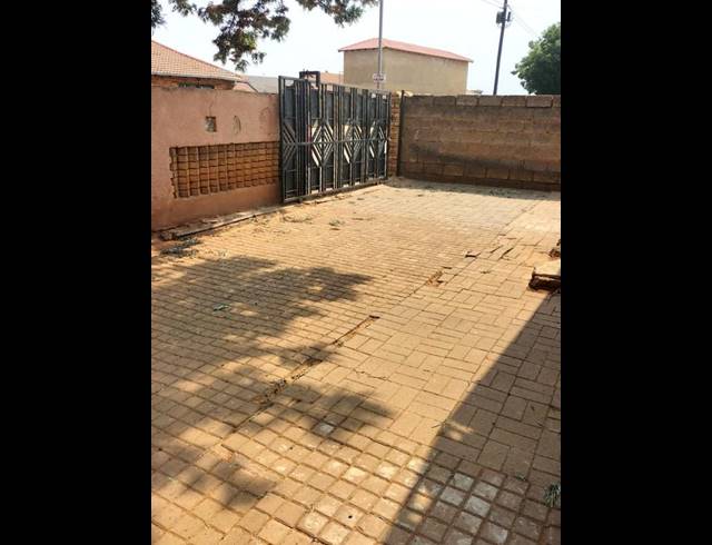 0 BEDROOM HOUSE FOR SALE IN PROTEA GLEN